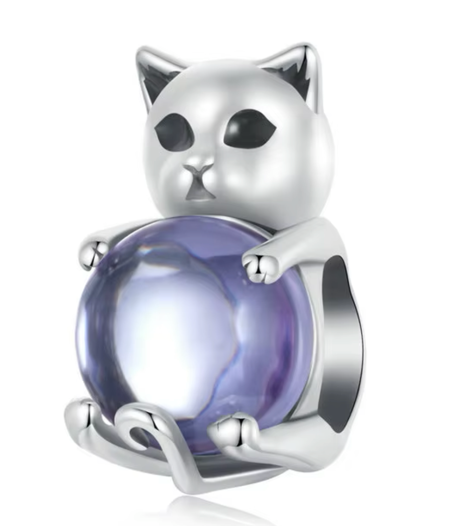 Agrega un toque de ternura con este charm de plata 925. Ideal para pulseras tipo Pandora. ¡Perfecto para regalar!