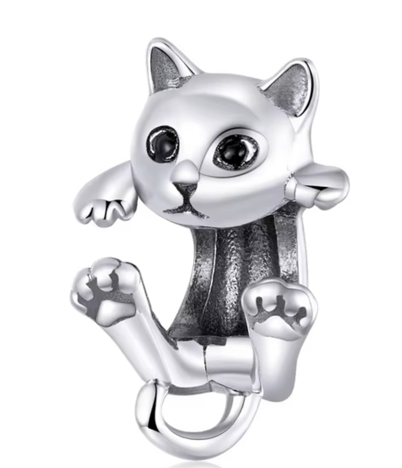 Agrega un toque de ternura con este charm de plata 925. Ideal para pulseras tipo Pandora. ¡Perfecto para regalar!