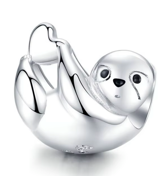 Agrega un toque de ternura con este charm de plata 925. Ideal para pulseras tipo Pandora. ¡Perfecto para regalar!